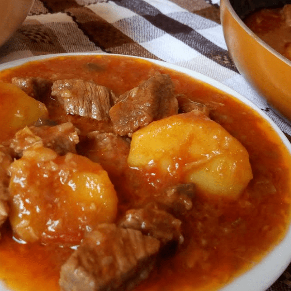 Rice Cooker Magic; 10 Other Ugandan Foods You Can Make Using A Rice Cooker - Make Beef Stew Using a Rice Cooker -